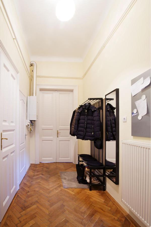 A54: Charming Apartment In The Ruin Bar District Budapeste Exterior foto